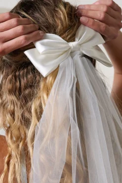 Kat The Label Dolly Bow Veil | Gifts | Bridal Accessories